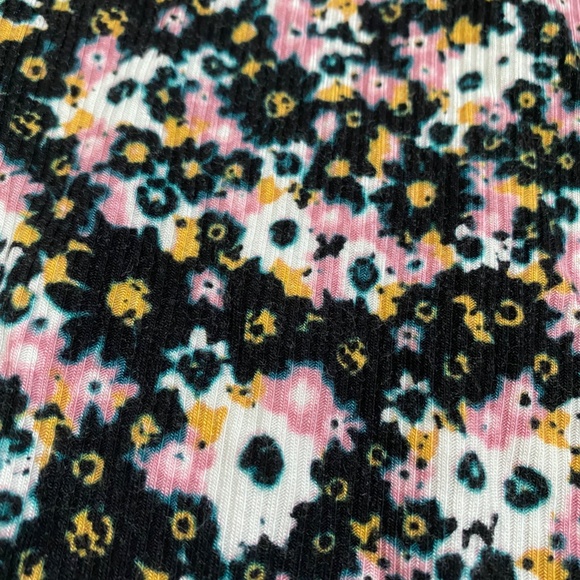 S Long Sleeve Flower Tee - Picture 3 of 3